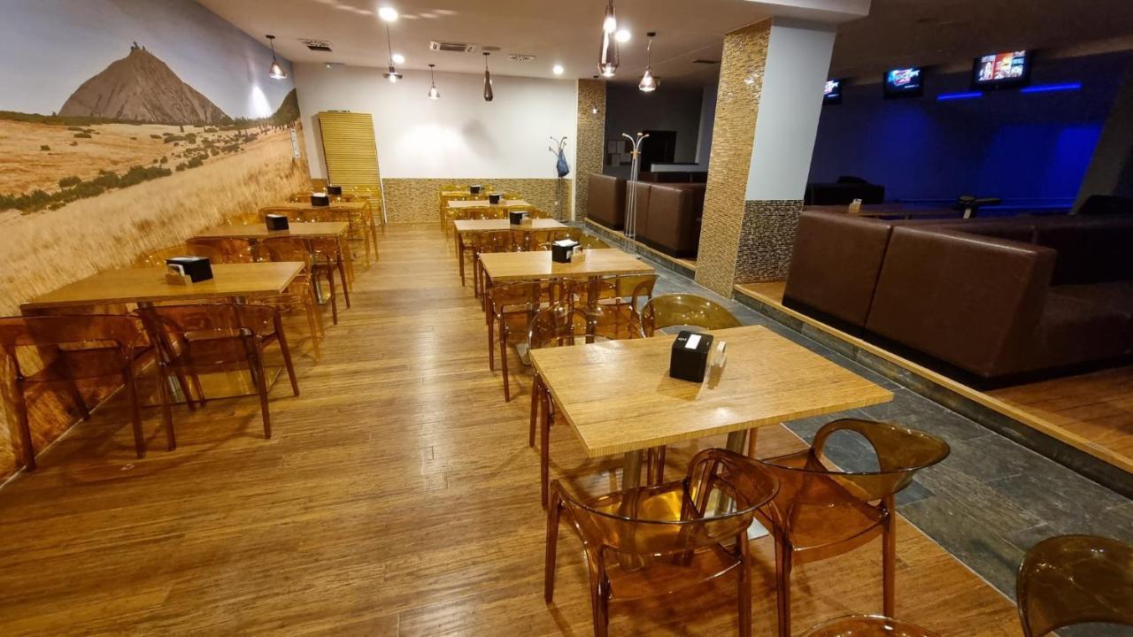 Motel Olympland Trutnov Extérieur photo